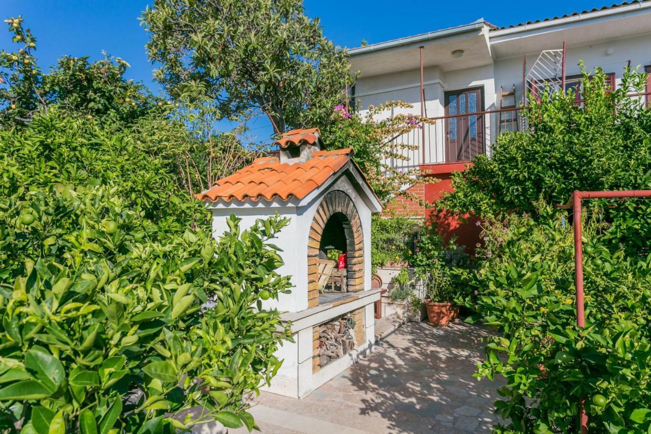 Apartments By The Sea Seget Vranjica, Trogir - 1038 Exterior foto