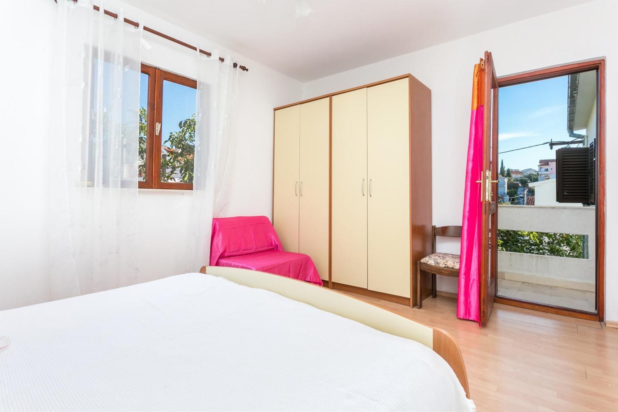 Apartments By The Sea Seget Vranjica, Trogir - 1038 Cameră foto