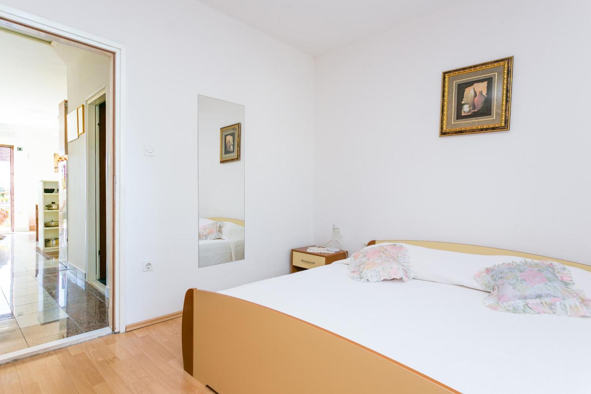 Apartments By The Sea Seget Vranjica, Trogir - 1038 Cameră foto